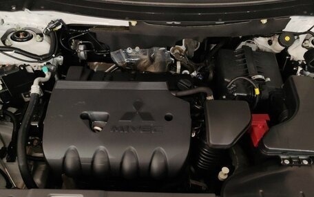 Mitsubishi Outlander III рестайлинг 3, 2022 год, 2 415 000 рублей, 18 фотография