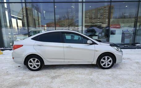 Hyundai Solaris II рестайлинг, 2011 год, 480 000 рублей, 5 фотография