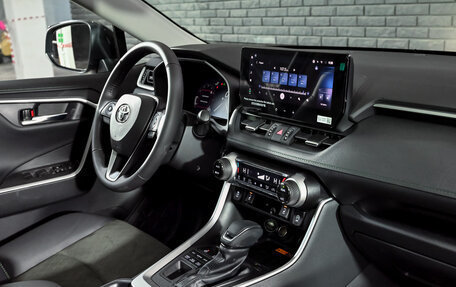 Toyota RAV4, 2025 год, 4 225 000 рублей, 14 фотография