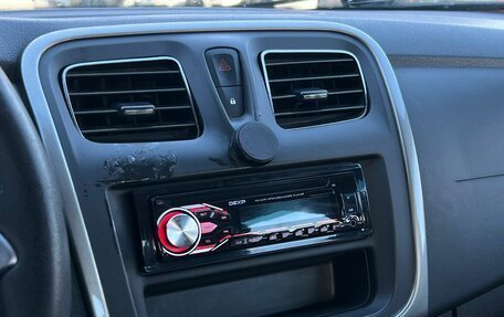 Renault Logan II, 2019 год, 670 000 рублей, 17 фотография