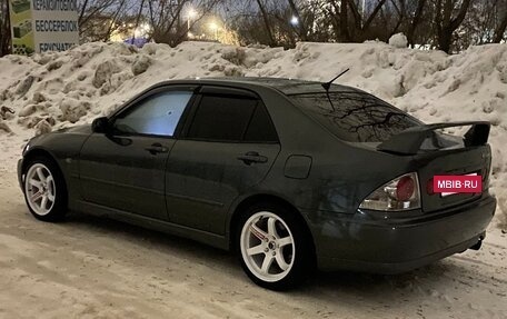 Toyota Altezza, 2000 год, 2 фотография