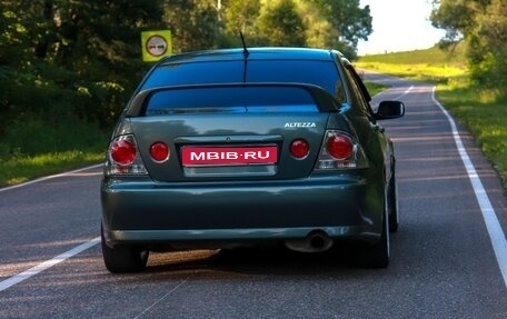 Toyota Altezza, 2000 год, 1 фотография