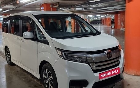 Honda Stepwgn IV, 2019 год, 2 850 000 рублей, 1 фотография