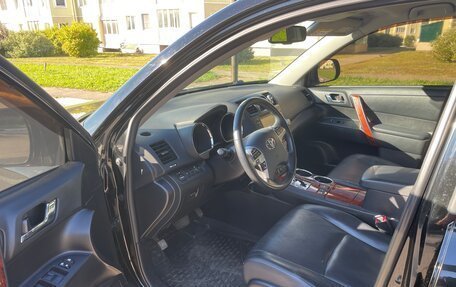 Toyota Highlander III, 2013 год, 2 400 000 рублей, 5 фотография