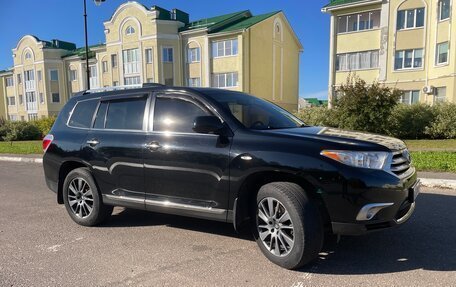 Toyota Highlander III, 2013 год, 2 400 000 рублей, 4 фотография