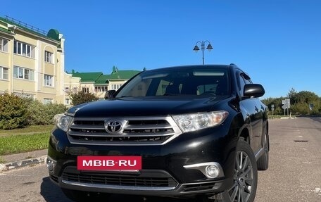 Toyota Highlander III, 2013 год, 2 400 000 рублей, 8 фотография