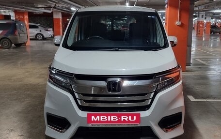 Honda Stepwgn IV, 2019 год, 2 850 000 рублей, 2 фотография