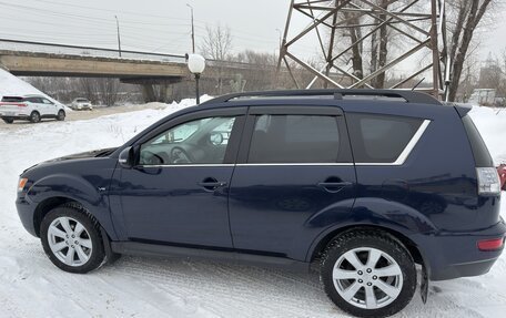 Mitsubishi Outlander III рестайлинг 3, 2011 год, 1 420 000 рублей, 4 фотография