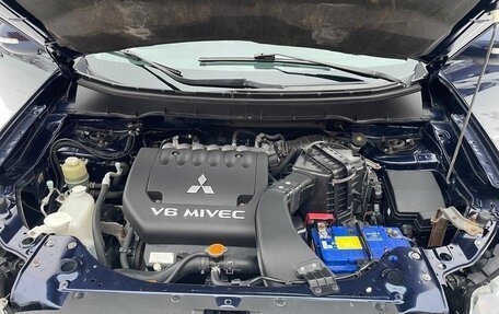 Mitsubishi Outlander III рестайлинг 3, 2011 год, 1 420 000 рублей, 33 фотография