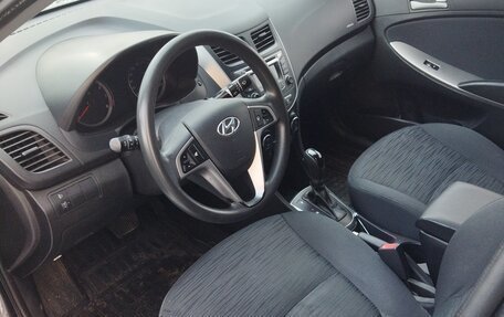 Hyundai Solaris II рестайлинг, 2015 год, 1 000 000 рублей, 7 фотография