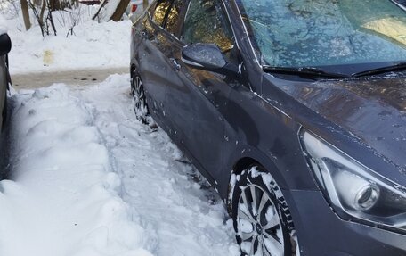 Hyundai Solaris II рестайлинг, 2015 год, 1 000 000 рублей, 6 фотография