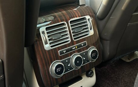 Land Rover Range Rover IV рестайлинг, 2013 год, 3 990 000 рублей, 14 фотография