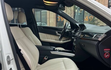 Mercedes-Benz E-Класс, 2013 год, 2 100 000 рублей, 24 фотография