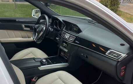 Mercedes-Benz E-Класс, 2013 год, 2 100 000 рублей, 23 фотография