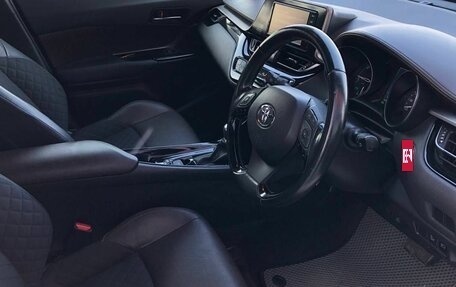 Toyota C-HR I рестайлинг, 2018 год, 2 190 000 рублей, 14 фотография