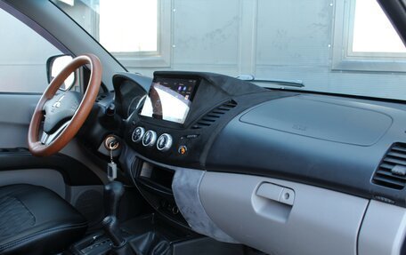 Mitsubishi L200 IV рестайлинг, 2010 год, 1 560 000 рублей, 5 фотография