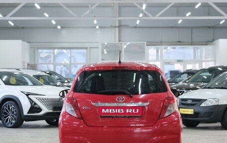 Toyota Vitz, 2011 год, 849 000 рублей, 6 фотография
