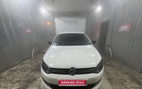 Volkswagen Polo VI (EU Market), 2013 год, 400 000 рублей, 1 фотография