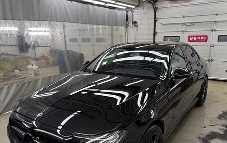 Mercedes-Benz E-Класс, 2019 год, 3 300 000 рублей, 1 фотография