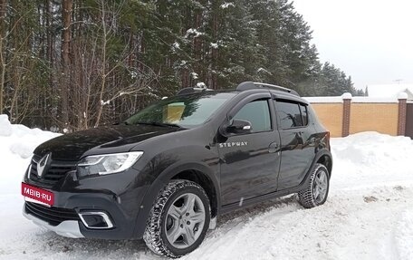 Renault Sandero II рестайлинг, 2019 год, 1 030 000 рублей, 2 фотография