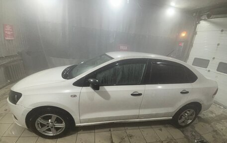 Volkswagen Polo VI (EU Market), 2013 год, 400 000 рублей, 3 фотография