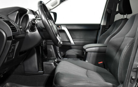 Toyota Land Cruiser Prado 150 рестайлинг 2, 2014 год, 2 949 000 рублей, 12 фотография