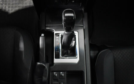 Toyota Land Cruiser Prado 150 рестайлинг 2, 2014 год, 2 949 000 рублей, 10 фотография