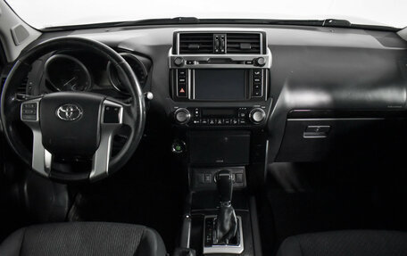 Toyota Land Cruiser Prado 150 рестайлинг 2, 2014 год, 2 949 000 рублей, 20 фотография