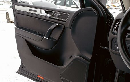 Volkswagen Touareg III, 2015 год, 3 295 000 рублей, 12 фотография