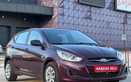 Hyundai Solaris II рестайлинг, 2013 год, 997 000 рублей, 2 фотография
