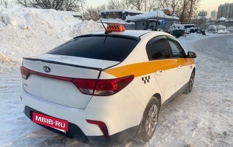 KIA Rio IV, 2018 год, 800 000 рублей, 7 фотография