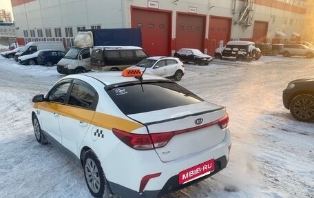 KIA Rio IV, 2018 год, 800 000 рублей, 5 фотография