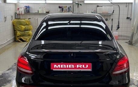 Mercedes-Benz E-Класс, 2019 год, 3 300 000 рублей, 4 фотография