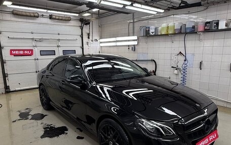 Mercedes-Benz E-Класс, 2019 год, 3 300 000 рублей, 2 фотография