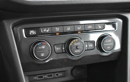 Volkswagen Tiguan II, 2019 год, 1 799 999 рублей, 15 фотография