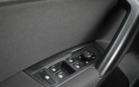 Volkswagen Tiguan II, 2019 год, 1 799 999 рублей, 17 фотография