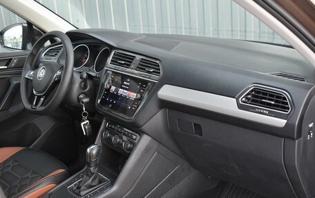 Volkswagen Tiguan II, 2019 год, 1 799 999 рублей, 21 фотография