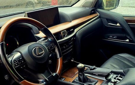 Lexus LX III, 2017 год, 7 300 000 рублей, 2 фотография