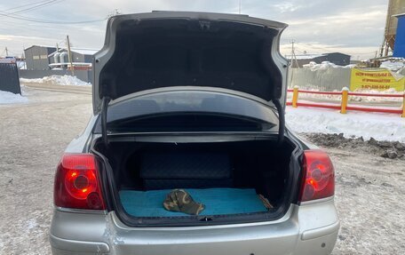 Toyota Avensis III рестайлинг, 2005 год, 525 000 рублей, 6 фотография