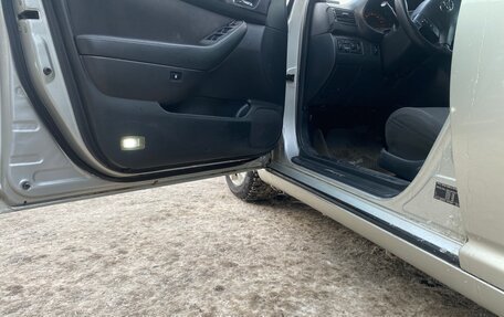 Toyota Avensis III рестайлинг, 2005 год, 525 000 рублей, 4 фотография