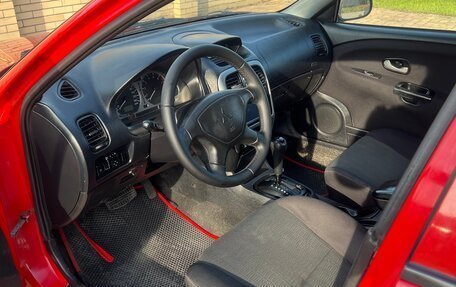 Mitsubishi Carisma I, 2003 год, 300 000 рублей, 10 фотография