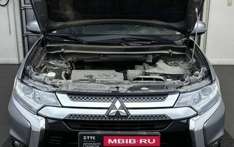 Mitsubishi Outlander III рестайлинг 3, 2019 год, 2 669 000 рублей, 11 фотография
