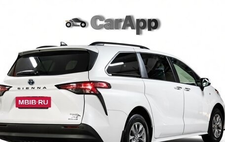 Toyota Sienna, 2021 год, 5 900 000 рублей, 2 фотография