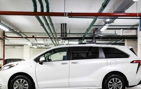 Toyota Sienna, 2021 год, 5 900 000 рублей, 21 фотография