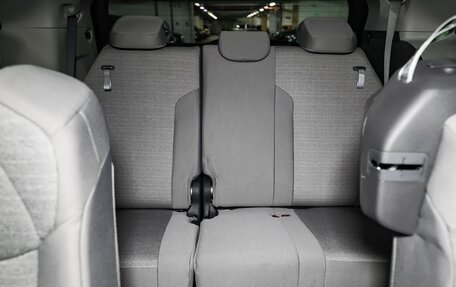 Toyota Sienna, 2021 год, 5 900 000 рублей, 13 фотография