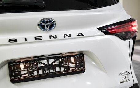 Toyota Sienna, 2021 год, 5 900 000 рублей, 15 фотография