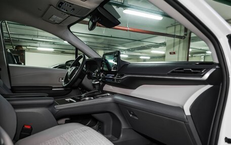 Toyota Sienna, 2021 год, 5 900 000 рублей, 12 фотография