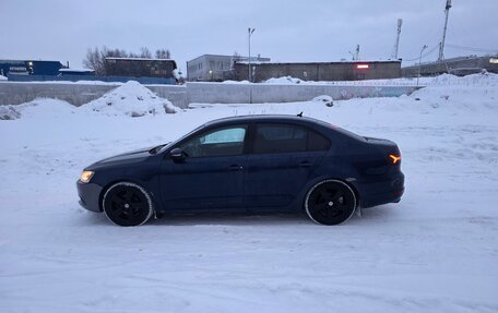 Volkswagen Jetta VI, 2013 год, 770 000 рублей, 2 фотография