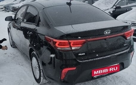 KIA Rio IV, 2018 год, 1 500 000 рублей, 2 фотография