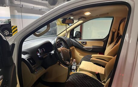 Hyundai H-1 II рестайлинг, 2018 год, 3 600 000 рублей, 3 фотография